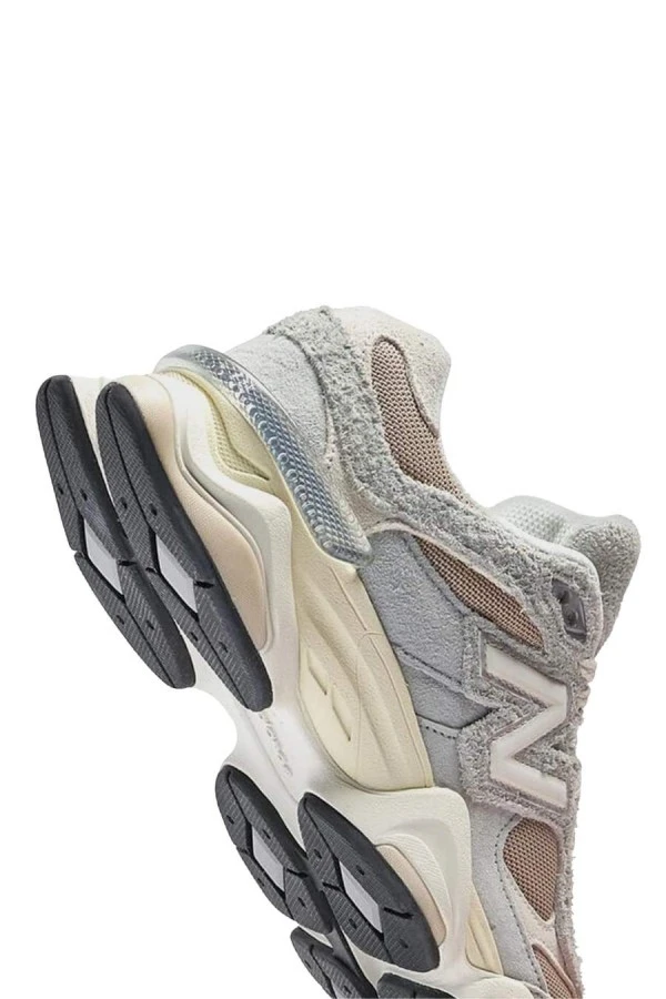NEW BALANCE 9060 Men's Classics Sneakers - Grey 