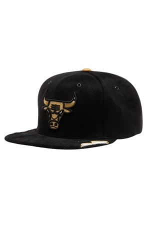 Mitchell & Ness Bulls Snapback Cap Black/Gold